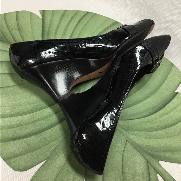 7 Collection Black Patent Low Heels - Picture 8 of 9